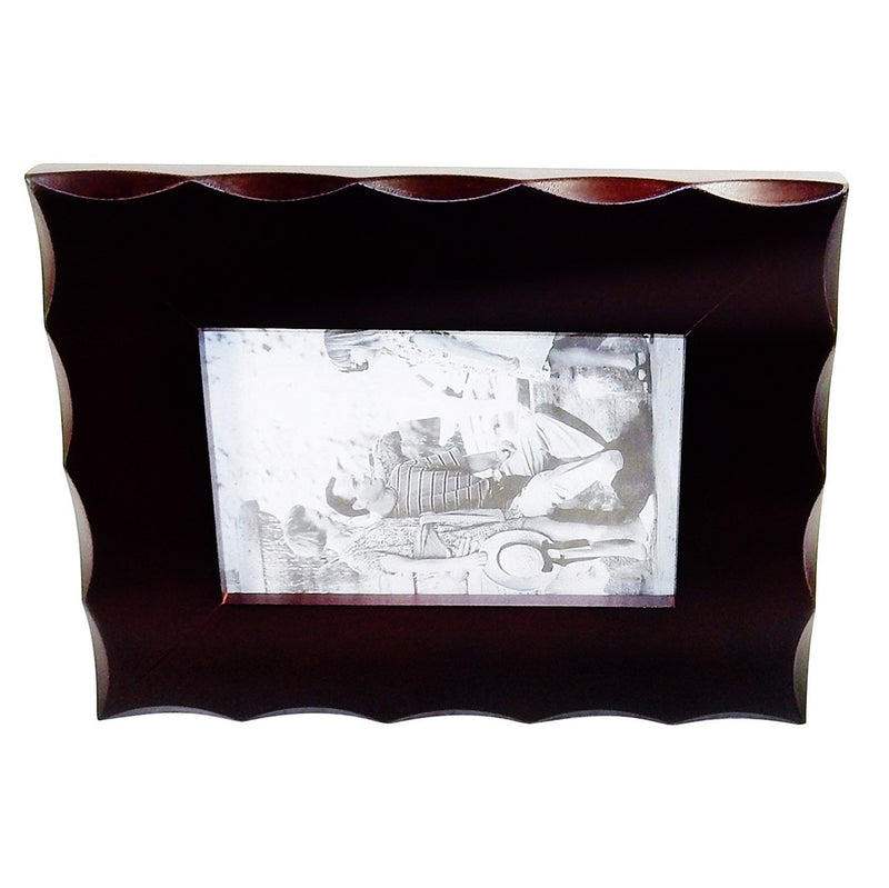 Wooden 4" X 6" Photo Frame with Beveled Scallops